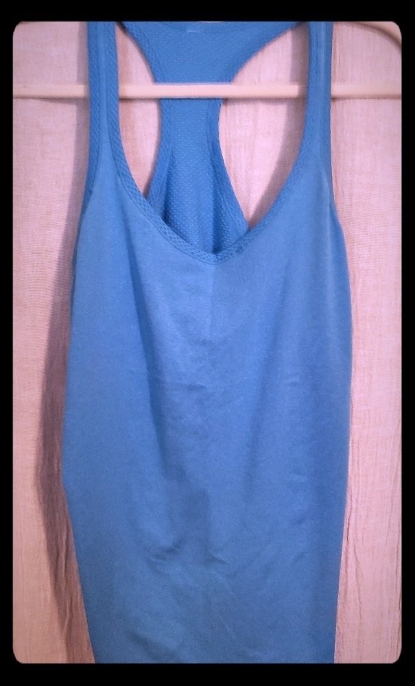 Under armour tank